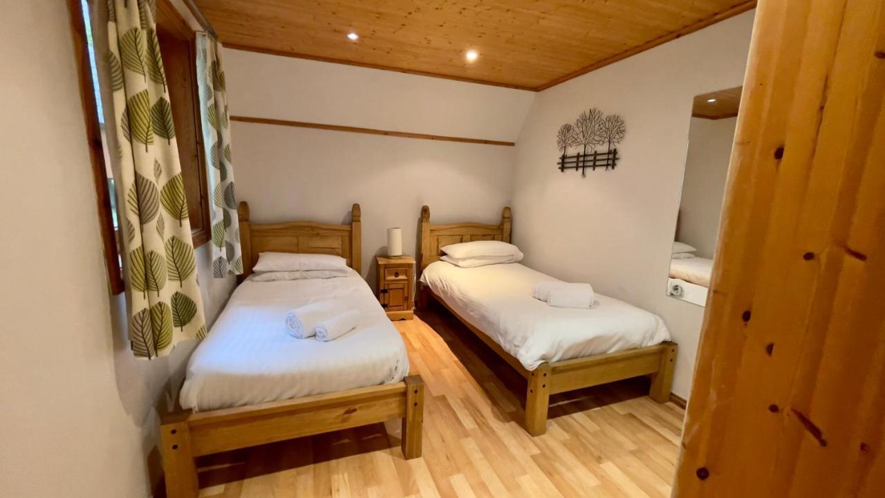 Spacious Primrose Lodge For 6 With Hot Tub At A Spa Resort Chudleigh Zewnętrze zdjęcie