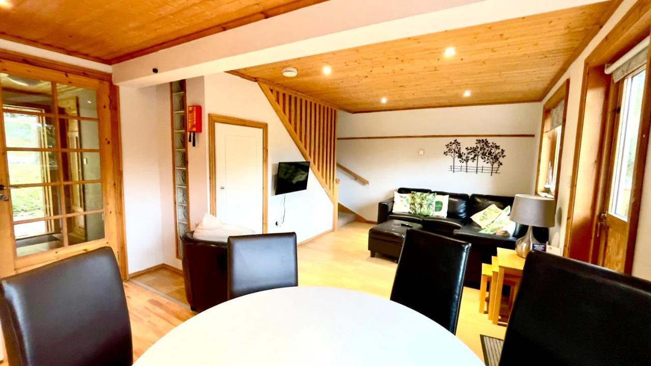 Spacious Primrose Lodge For 6 With Hot Tub At A Spa Resort Chudleigh Zewnętrze zdjęcie