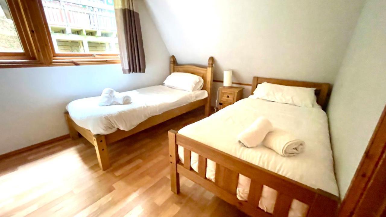 Spacious Primrose Lodge For 6 With Hot Tub At A Spa Resort Chudleigh Zewnętrze zdjęcie