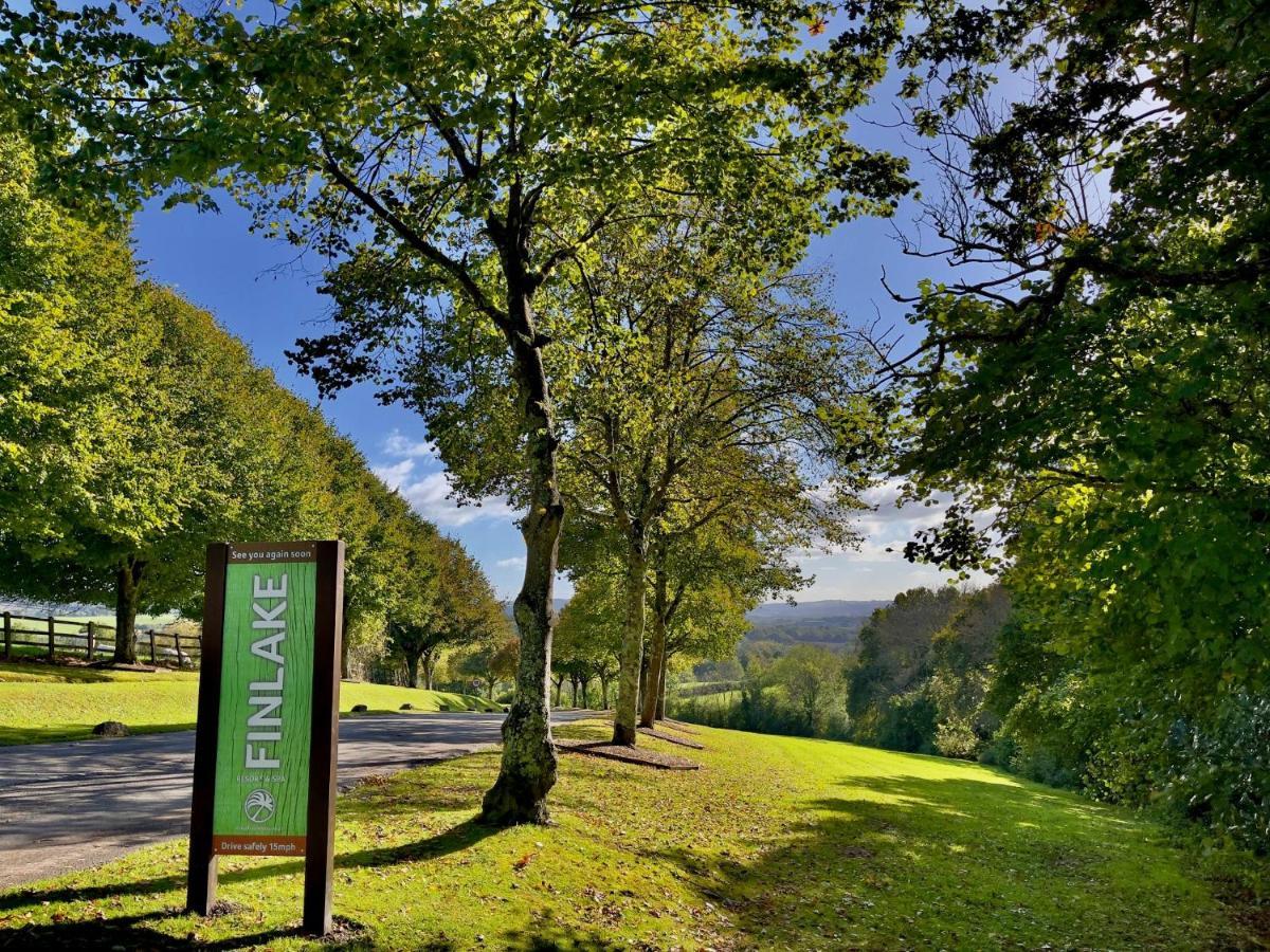 Spacious Primrose Lodge For 6 With Hot Tub At A Spa Resort Chudleigh Zewnętrze zdjęcie
