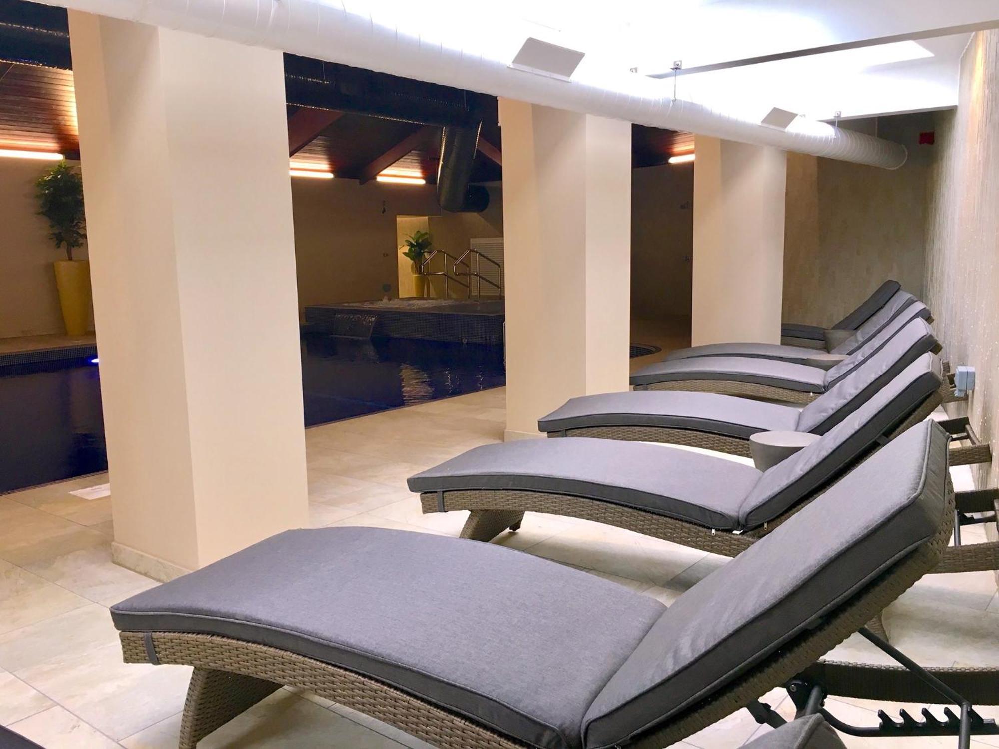 Spacious Primrose Lodge For 6 With Hot Tub At A Spa Resort Chudleigh Zewnętrze zdjęcie