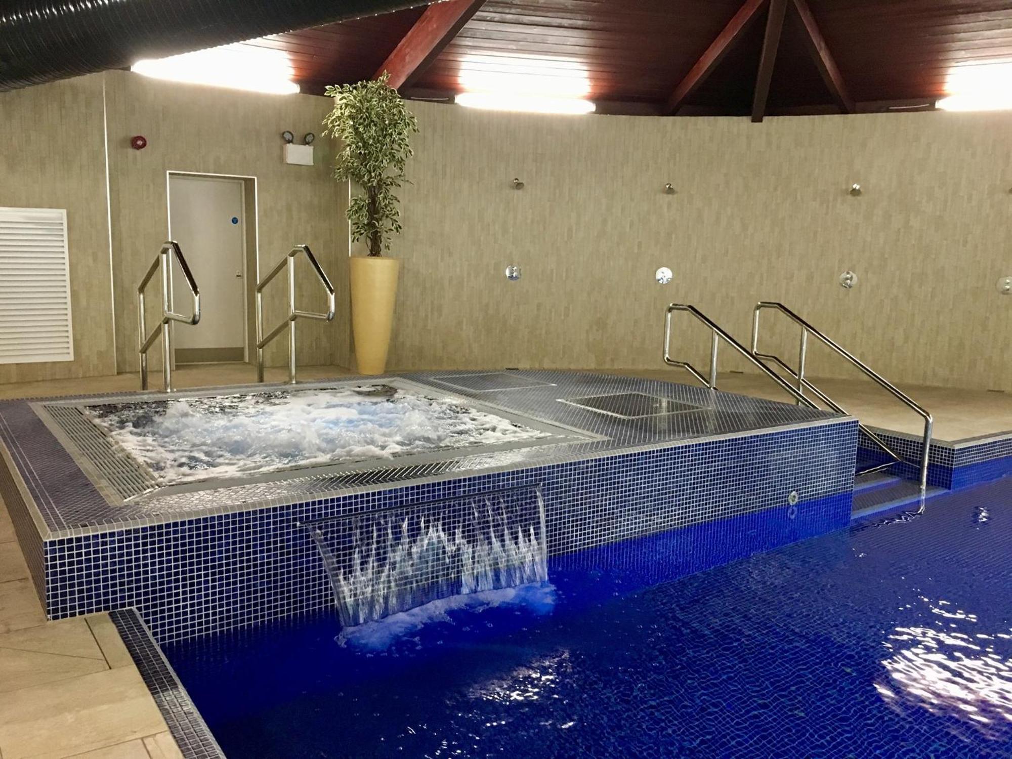 Spacious Primrose Lodge For 6 With Hot Tub At A Spa Resort Chudleigh Zewnętrze zdjęcie